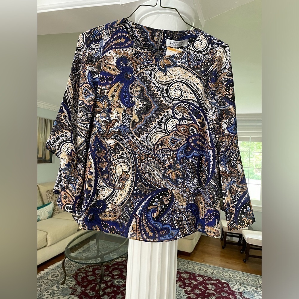 Kasper women’s Multi color paisley print Crewneck Ruffed sleeves pul on blouse